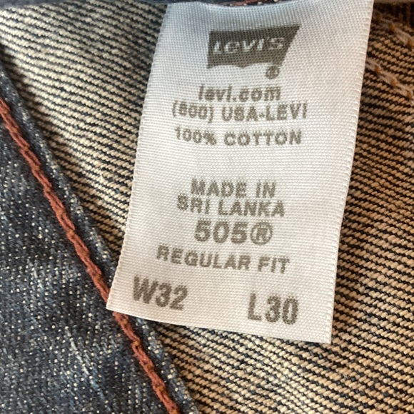 Levi size 32x30 regular fit denim jeans - Picture 2 of 7